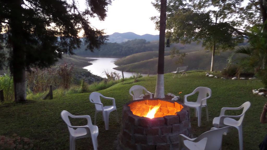 Pousada Canto Do Lago Piracaia Esterno foto